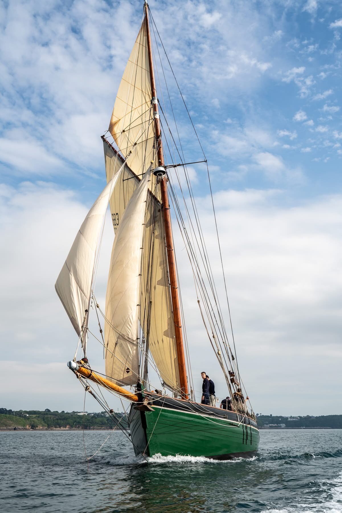 Pegasus sous voiles depuis l'avant